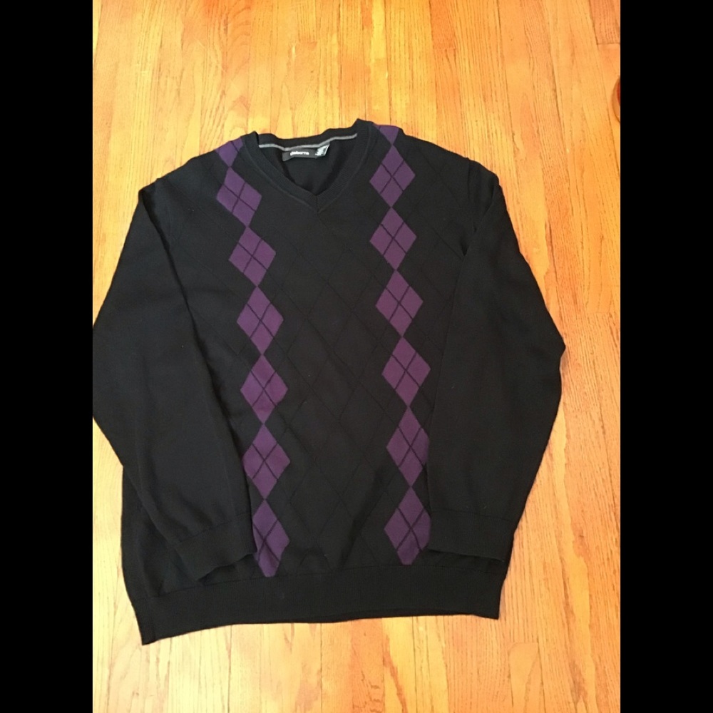 Claiborne sweater  Black long sleeves  v neck
